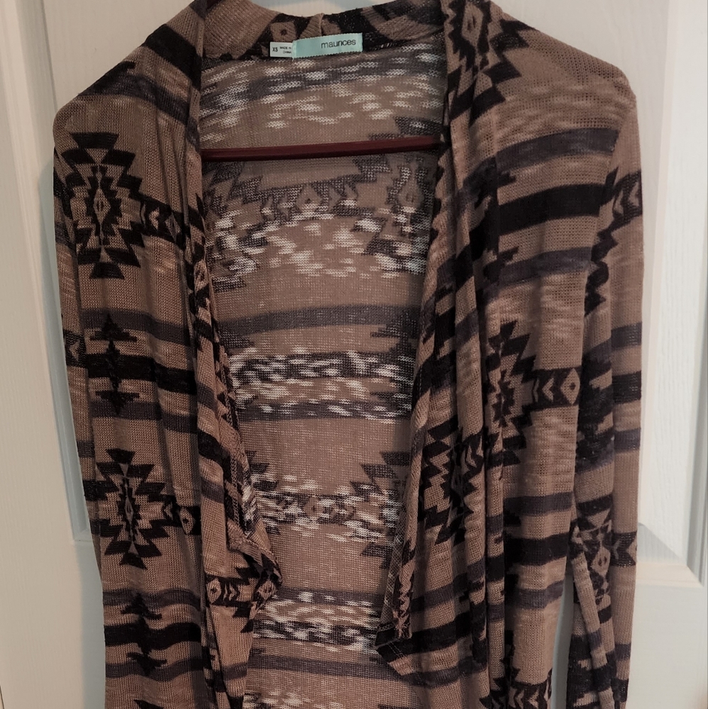 Aztec pattern lightweight sweater like new size xs